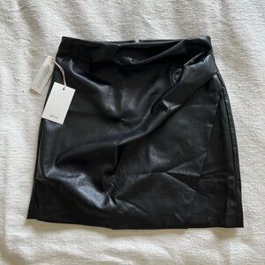 Wilfred NWT Black Angie Skirt